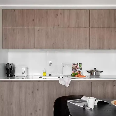Amazing Central Studio With Balcony & Gym 2 Apartment *